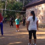 Berlatih Mempersiapkan Turnamen Bola Volly Plastik PHBN Desa Talunkulon 2019